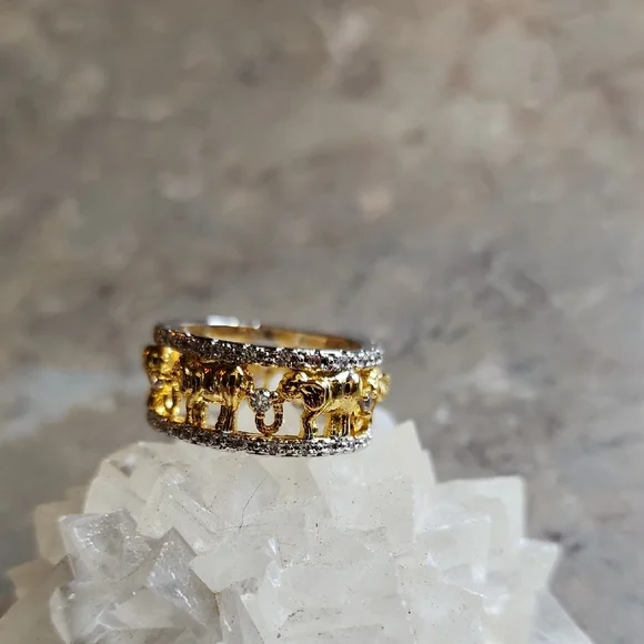 Elegant Gold and Silver Elephant Ring - Picture 3 of 16